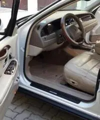 Lincoln Town Car Lincoln Town Car