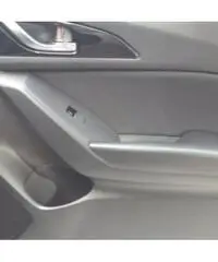 MAZDA 3 Mazda3 1.5 Skyactiv-G Evolve MAZDA 3 Mazda3 1.5 Skyactiv-G Evolve