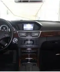 MERCEDES-BENZ E 200 CDI BlueEFFICIENCY Elegance MERCEDES-BENZ E 200 CDI BlueEFFICIENCY Elegance