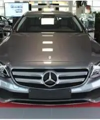 MERCEDES-BENZ E 220 d Auto