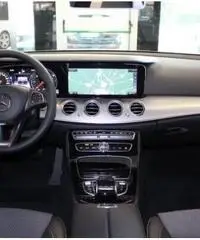 MERCEDES-BENZ E 220 d Auto