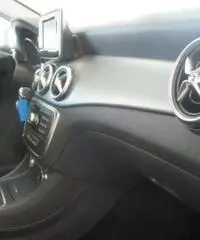 MERCEDES-BENZ GLA 180 Executive