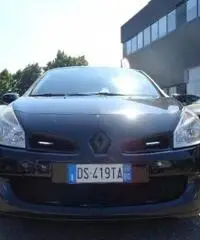 RENAULT Clio 1.2 16V TCE 100CV 5 porte Le Iene RENAULT Clio 1.2 16V TCE 100CV 5 porte Le Iene