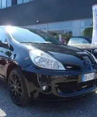 RENAULT Clio 1.2 16V TCE 100CV 5 porte Le Iene RENAULT Clio 1.2 16V TCE 100CV 5 porte Le Iene