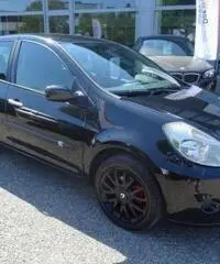RENAULT Clio 1.2 16V TCE 100CV 5 porte Le Iene RENAULT Clio 1.2 16V TCE 100CV 5 porte Le Iene