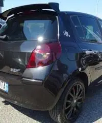 RENAULT Clio 1.2 16V TCE 100CV 5 porte Le Iene RENAULT Clio 1.2 16V TCE 100CV 5 porte Le Iene