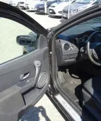 RENAULT Clio 1.2 16V TCE 100CV 5 porte Le Iene RENAULT Clio 1.2 16V TCE 100CV 5 porte Le Iene