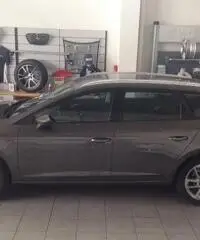 SEAT Leon 1.6 TDI 105 CV ST Start/Stop Style SEAT Leon 1.6 TDI 105 CV ST Start/Stop Style