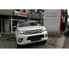 TOYOTA Hilux CONFORT