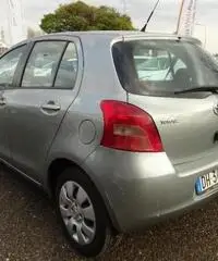 TOYOTA Yaris 1.0 5 porte Sol TOYOTA Yaris 1.0 5 porte Sol