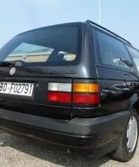 VOLKSWAGEN Passat 1800i Variant GL VOLKSWAGEN Passat 1800i Variant GL