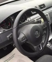 VOLKSWAGEN Passat Var. 2.0 TDI Comfortline BlueM.Tech. KM. 0