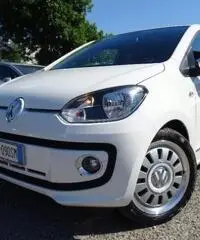 VOLKSWAGEN up! 1.0/75 Cv highup! ASG 5p VOLKSWAGEN up! 1.0/75 Cv highup! ASG 5p