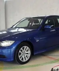 BMW 320 D TOURING FUTURA Fari allo Xeno + Cruise control + Park distance control + Bracciolo + Volan BMW 320 D TOURING FUTURA Fari allo Xeno + Cruise control + Park distance control + Bracciolo + Volan