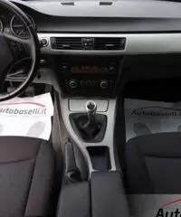 BMW 320 D TOURING FUTURA Fari allo Xeno + Cruise control + Park distance control + Bracciolo + Volan BMW 320 D TOURING FUTURA Fari allo Xeno + Cruise control + Park distance control + Bracciolo + Volan