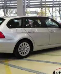BMW 320 D TOURING E91 MODELLO RESTYLING BMW 320 D TOURING E91 MODELLO RESTYLING