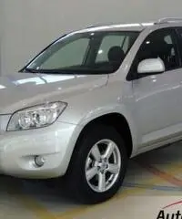 TOYOTA RAV 4 2.0 VVT-I 16 V SOL