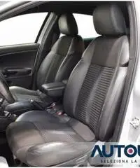 ALFA ROMEO Giulietta 1.6 JTDM-2 EXCLUSIVE PELLE SENS LED CERCHI 17' ALFA ROMEO Giulietta 1.6 JTDM-2 EXCLUSIVE PELLE SENS LED CERCHI 17'