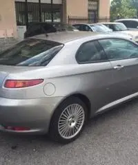 ALFA ROMEO GT 1.9 JTDM 16V Distinctive ALFA ROMEO GT 1.9 JTDM 16V Distinctive