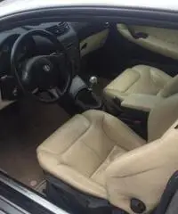 ALFA ROMEO GT 1.9 JTDM 16V Distinctive ALFA ROMEO GT 1.9 JTDM 16V Distinctive