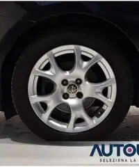 ALFA ROMEO MiTo 1.6 JTDM-2 S&S DISTINCTIVE SENS CRUISE BLUETOOTH ALFA ROMEO MiTo 1.6 JTDM-2 S&S DISTINCTIVE SENS CRUISE BLUETOOTH
