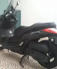 Scooter YAMAHA X-MAX 125cc anno 2009 quasi nuovo Scooter YAMAHA X-MAX 125cc anno 2009 quasi nuovo