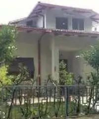 VILLA QUADRIFAMIGLIARE