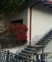 VILLA QUADRIFAMIGLIARE