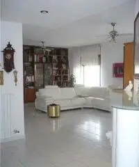 Appartamento di 7 locali in Vendita