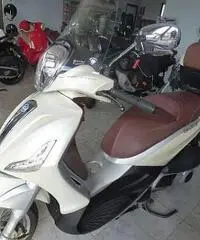 Piaggio BEVERLY 300 I.E. - Km. 14000, Euro 2690 Piaggio BEVERLY 300 I.E. - Km. 14000, Euro 2690