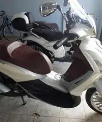 Piaggio BEVERLY 300 I.E. - Km. 14000, Euro 2690 Piaggio BEVERLY 300 I.E. - Km. 14000, Euro 2690