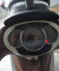 Piaggio BEVERLY 300 I.E. - Km. 14000, Euro 2690 Piaggio BEVERLY 300 I.E. - Km. 14000, Euro 2690