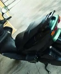 SCOOTER 125 OTTIMO PREZZO !! SEMPRE STATO IN BOX !! SCOOTER 125 OTTIMO PREZZO !! SEMPRE STATO IN BOX !!