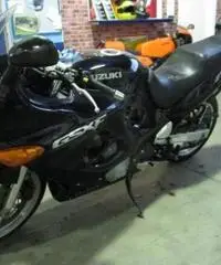 SUZUKI GSX 600 F 1999 SUZUKI GSX 600 F 1999