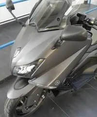 YAMAHA TMax 530 .