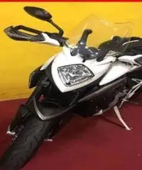 MV AGUSTA Stradale 800 bianco/grigio - 8699 MV AGUSTA Stradale 800 bianco/grigio - 8699