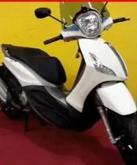 PIAGGIO Beverly 350 ABS SportTouring BIANCO - 628 PIAGGIO Beverly 350 ABS SportTouring BIANCO - 628