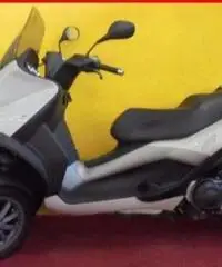 PIAGGIO MP3 400 bianco - 33507 PIAGGIO MP3 400 bianco - 33507