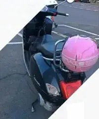 Piaggio Vespa 250 GTS - 2005 Piaggio Vespa 250 GTS - 2005
