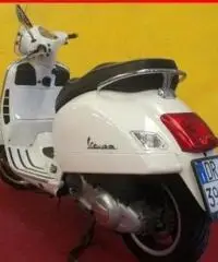 VESPA GTS 300 Super Bianco - 30971 VESPA GTS 300 Super Bianco - 30971