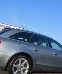 AUDI A4 Avant 2.0 TDI 143CV F.AP. Multit. Ambit.Navi Xeno AUDI A4 Avant 2.0 TDI 143CV F.AP. Multit. Ambit.Navi Xeno