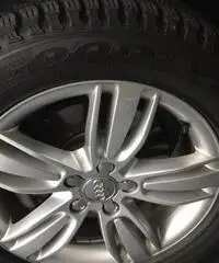AUDI Q3 2.0 TDI quattro S tronic AUDI Q3 2.0 TDI quattro S tronic