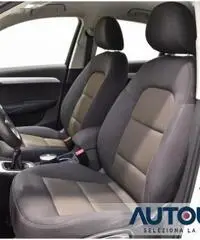 AUDI Q3 2.0 TDI CERCHI 17' SENSORI CRUISE XENON LED AUDI Q3 2.0 TDI CERCHI 17' SENSORI CRUISE XENON LED