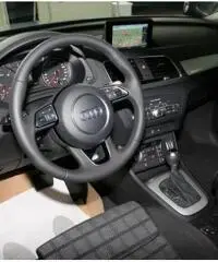 AUDI Q3 2.0 TDI S TRONIC QUATTRO S-LINE TETTO/XENO/NAVI AUDI Q3 2.0 TDI S TRONIC QUATTRO S-LINE TETTO/XENO/NAVI