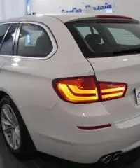 BMW 525d Xdrive TOURING Business- 4X4- UNICO-PROPR-NAVIG-BLUETOOTH- XENO-PORTELLONE ELETTR. BMW 525d Xdrive TOURING Business- 4X4- UNICO-PROPR-NAVIG-BLUETOOTH- XENO-PORTELLONE ELETTR.