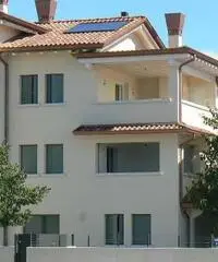 Appartamento di 5 locali in Vendita