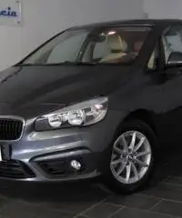 BMW Serie 2 220d Active Tourer Advantage - PELLE - NAVIGAT - SENS.PARK - EURO 6 - FULL BMW Serie 2 220d Active Tourer Advantage - PELLE - NAVIGAT - SENS.PARK - EURO 6 - FULL