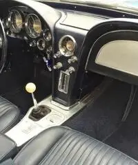 CHEVROLET CORVETTE STING RAY SPLIT WINDOW