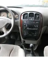 CHRYSLER Voyager 2.5 CRD 7 POSTI MANUALE CLIMATRONIC RADIO CD FULL