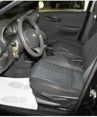FIAT Punto 1.2 5 P. CLIMA. GARANZIA 12 MESI. FIAT Punto 1.2 5 P. CLIMA. GARANZIA 12 MESI.